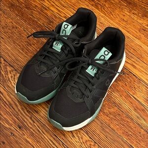 On Women’s Black and Teal Tennis Sneakers